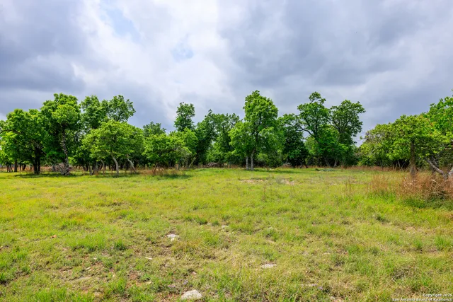 $1,095,000 | 2050 Adj Lane, Fredericksburg, TX 78624