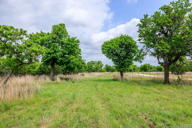 $1,095,000 | 2050 Adj Lane, Fredericksburg, TX 78624
