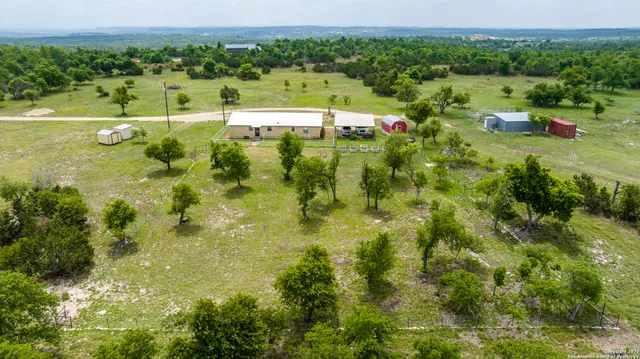 $1,095,000 | 2050 Adj Lane, Fredericksburg, TX 78624