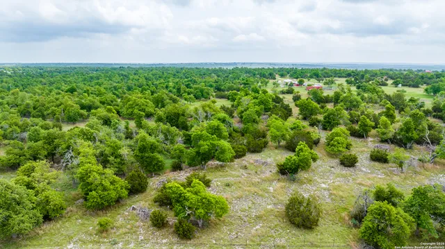 $1,095,000 | 2050 Adj Lane, Fredericksburg, TX 78624