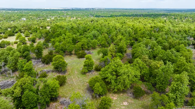 $1,095,000 | 2050 Adj Lane, Fredericksburg, TX 78624