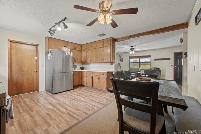 $1,095,000 | 2050 Adj Lane, Fredericksburg, TX 78624