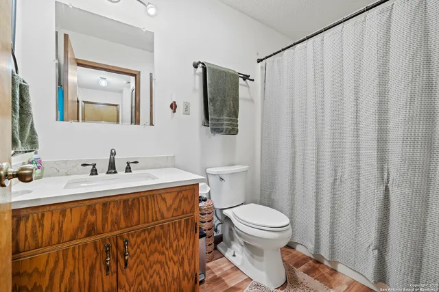 $1,095,000 | 2050 Adj Lane, Fredericksburg, TX 78624