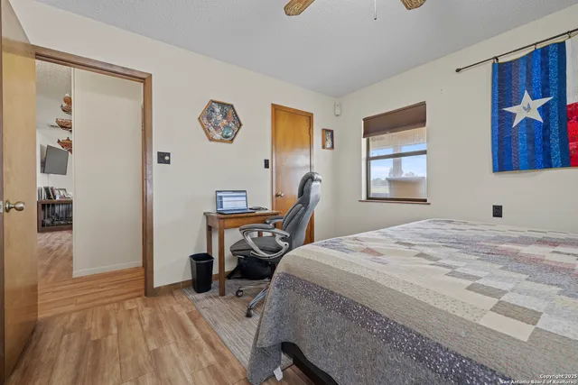 $1,095,000 | 2050 Adj Lane, Fredericksburg, TX 78624