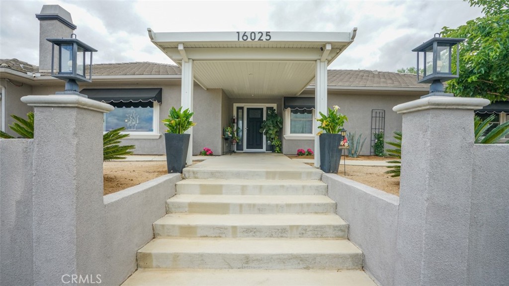 16025 Perry Heights Drive Riverside, CA 92504 - Photo 4 of 105 Front of Home