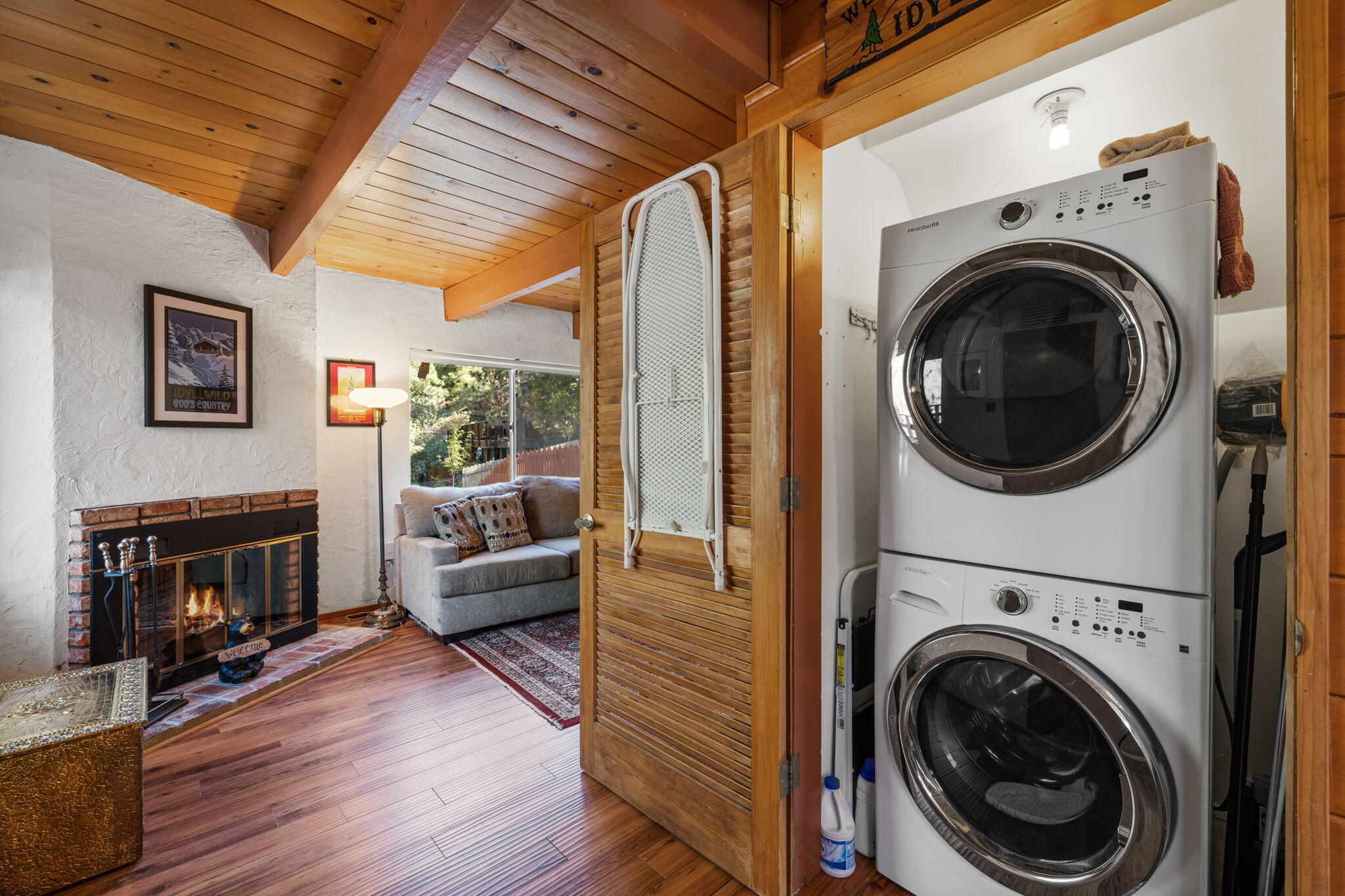 54370 Valley-View Idyllwild, CA 92549 - Photo 15 of 35 a view of a hallway with washer and dryer