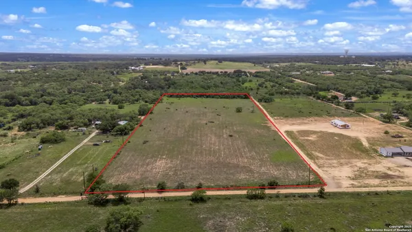 $275,000 | 483 Alcorta Lane, Somerset, TX 78069