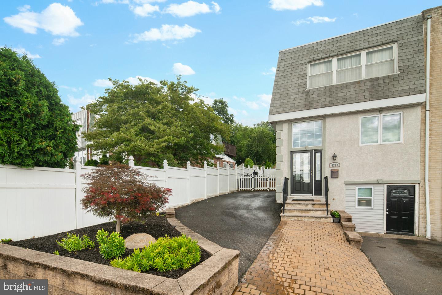 4219 Fairdale Road Philadelphia, PA 19154 - Photo 1 of 33 Gallery Image 1