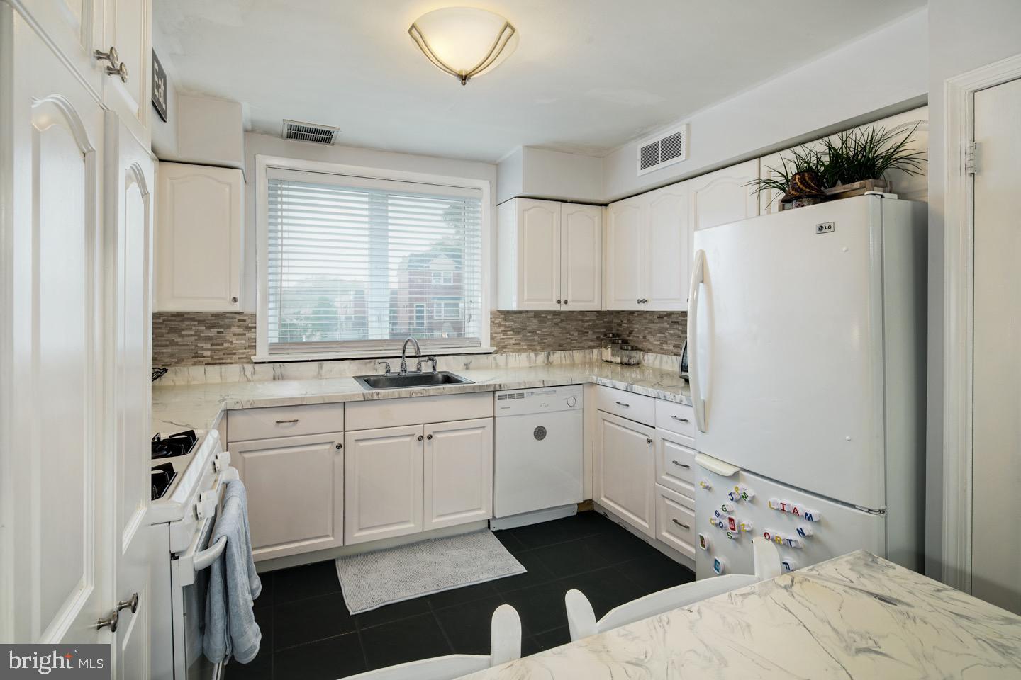 4219 Fairdale Road Philadelphia, PA 19154 - Photo 12 of 33 Gallery Image 12