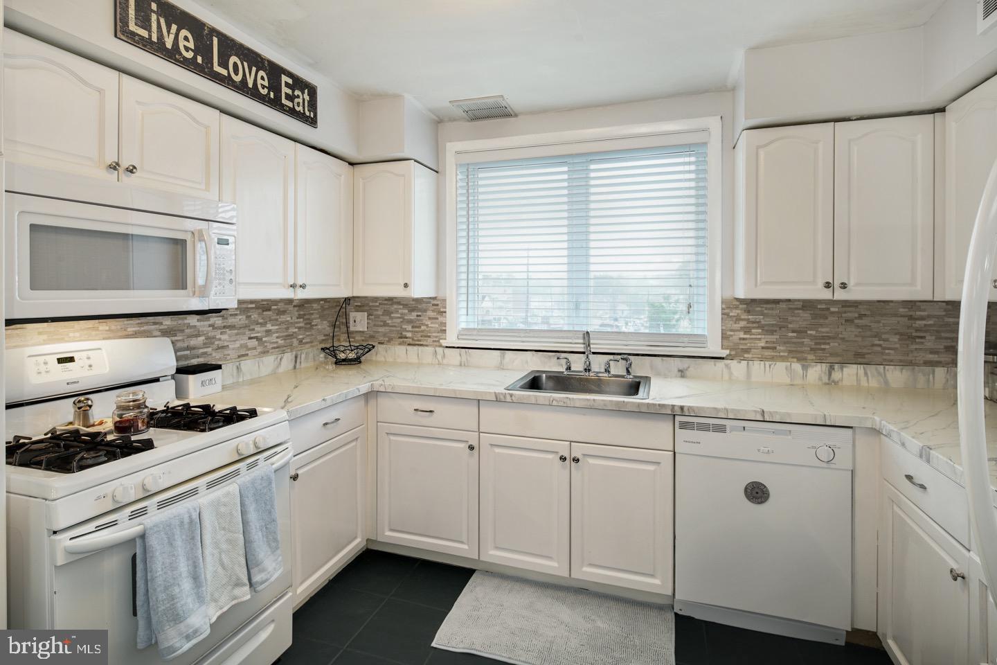 4219 Fairdale Road Philadelphia, PA 19154 - Photo 13 of 33 Gallery Image 13