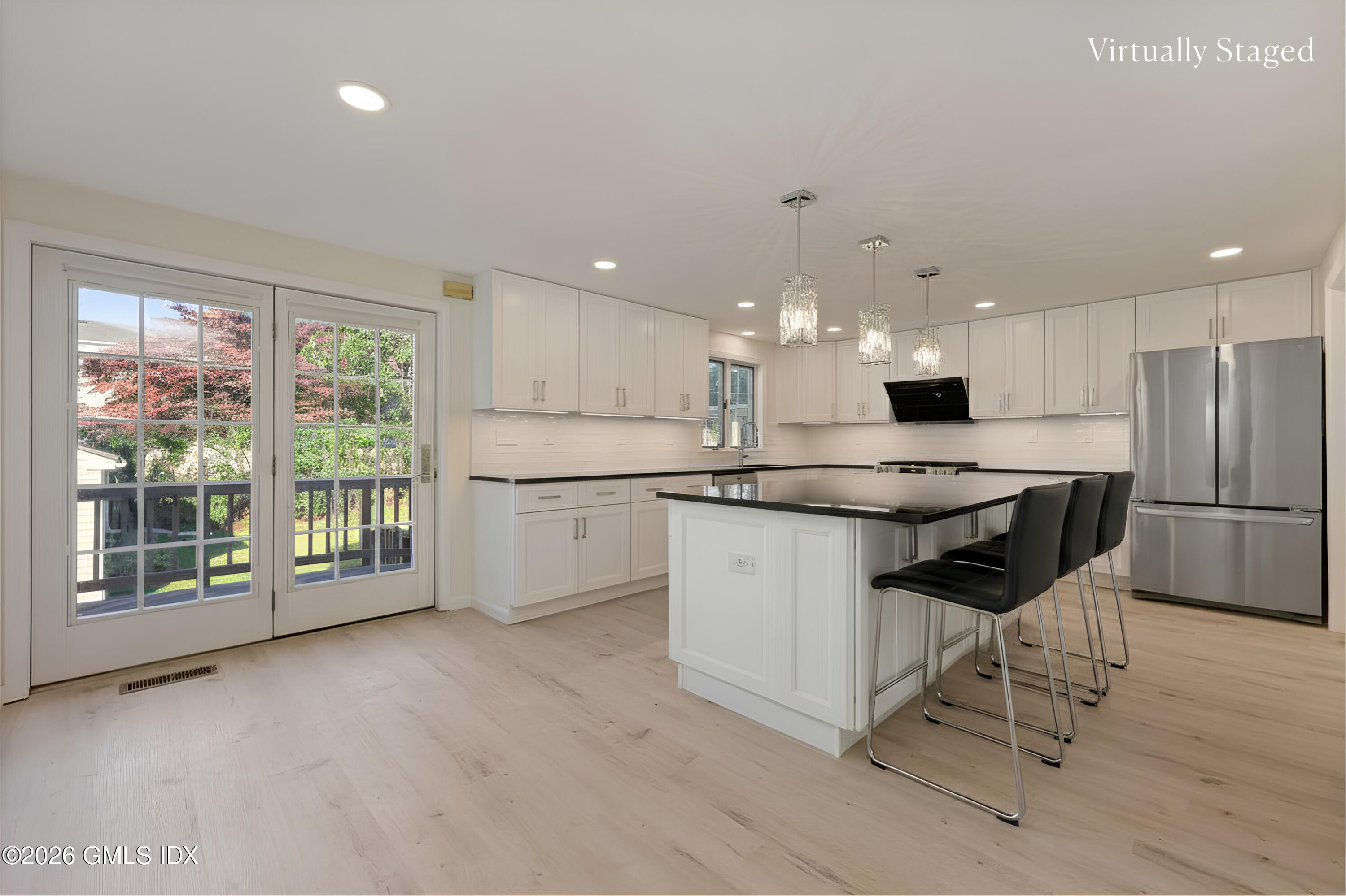 38 Sheep Hill Road Riverside, CT 06878 - Photo 8 of 32 4