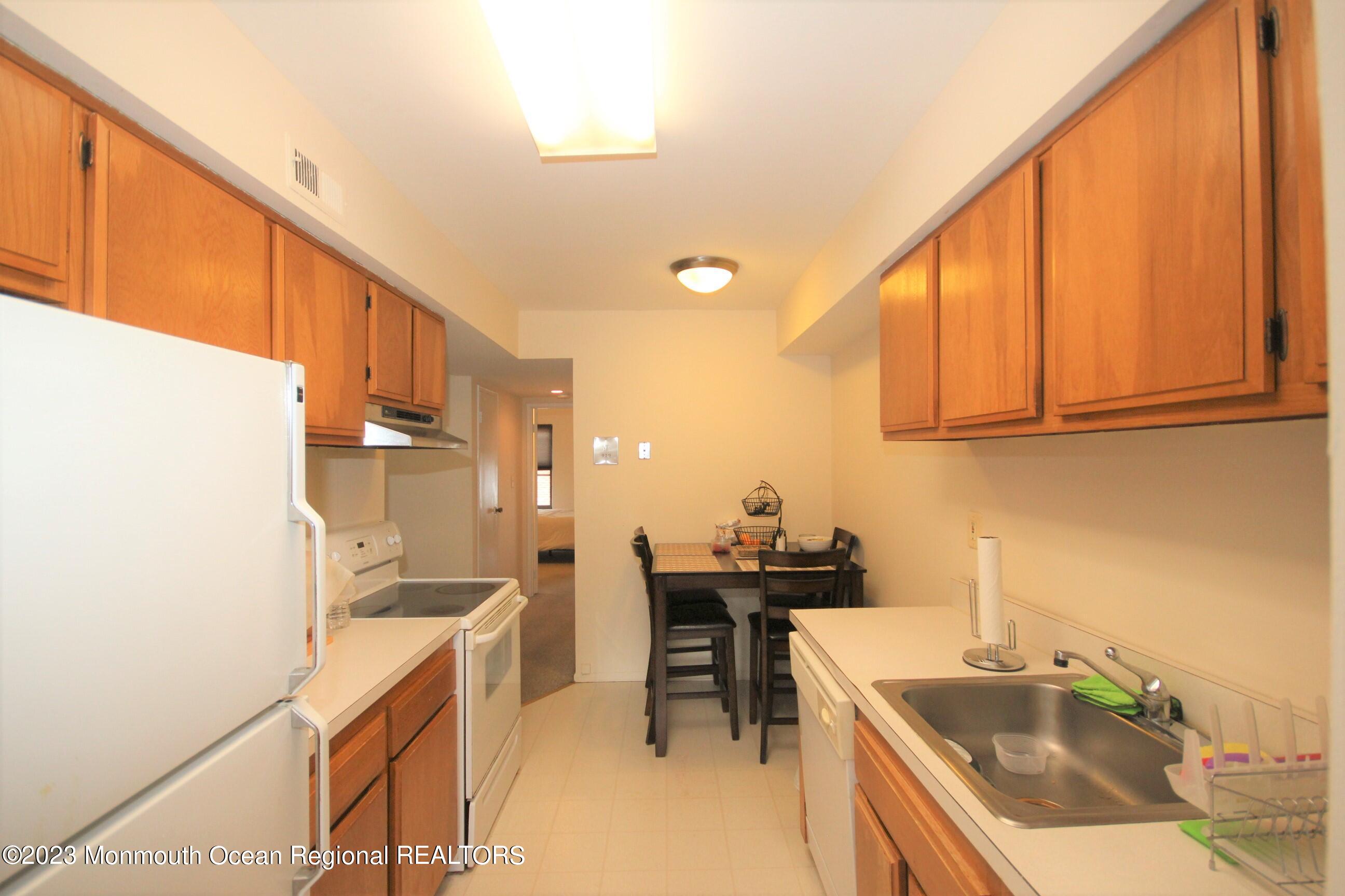 200 Portland Road, Unit B9 Highlands, NJ 07732 - Photo 4 of 16 IMG_1556 (2)