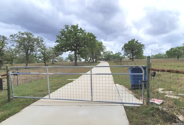 $580,000 | 11-acres Dowdy, Seguin, TX 78155