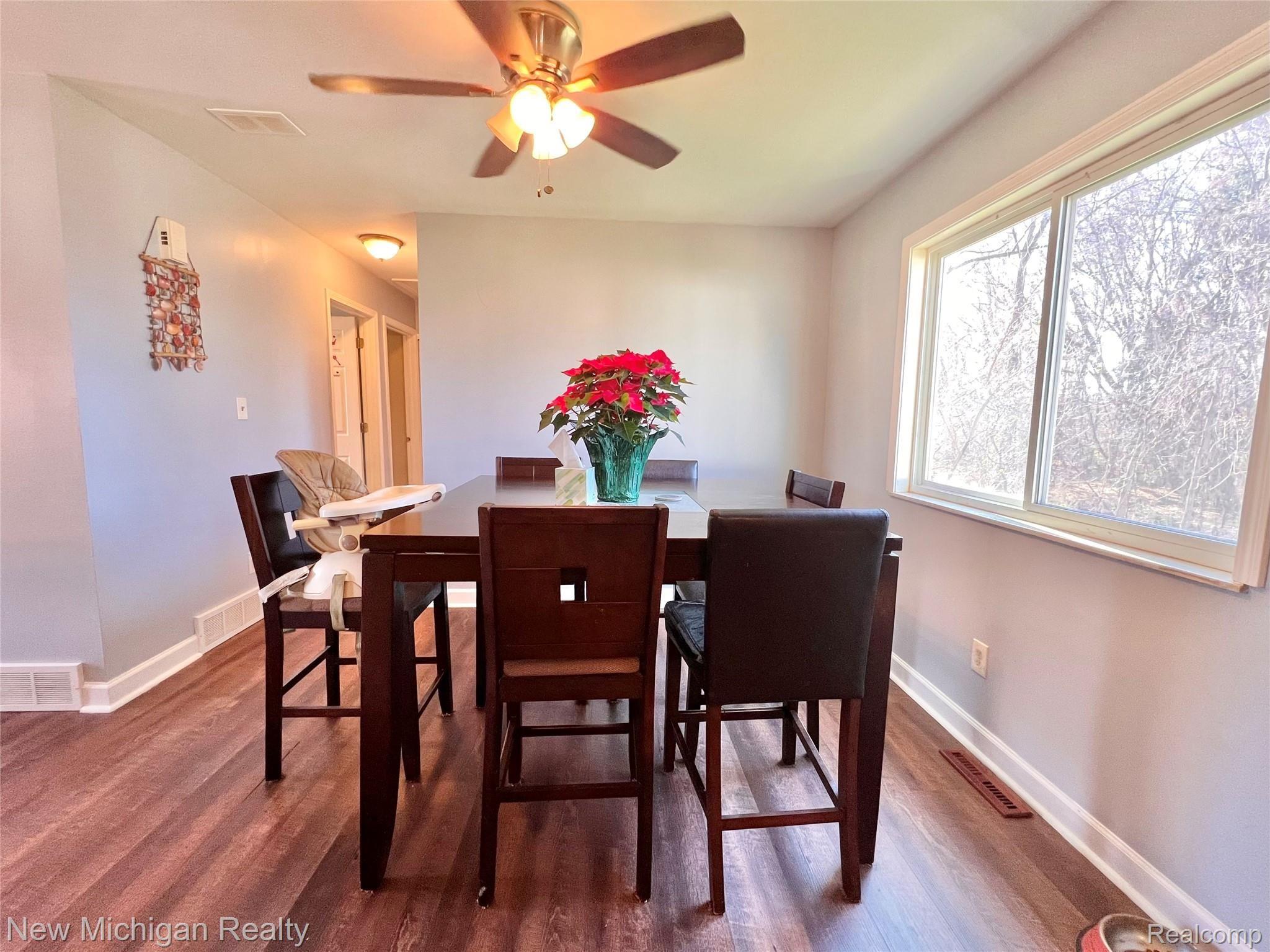 13540 Fenton Road Fenton, MI 48430 - Photo 13 of 29 A385C3C4-B611-4489-AF66-E9A8A70FD0C3.jpeg