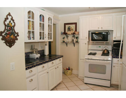 487 Hudson Road Sudbury, MA 01776 - Photo 6 of 12 Gallery Image 6