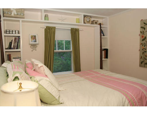 487 Hudson Road Sudbury, MA 01776 - Photo 8 of 12 Gallery Image 8