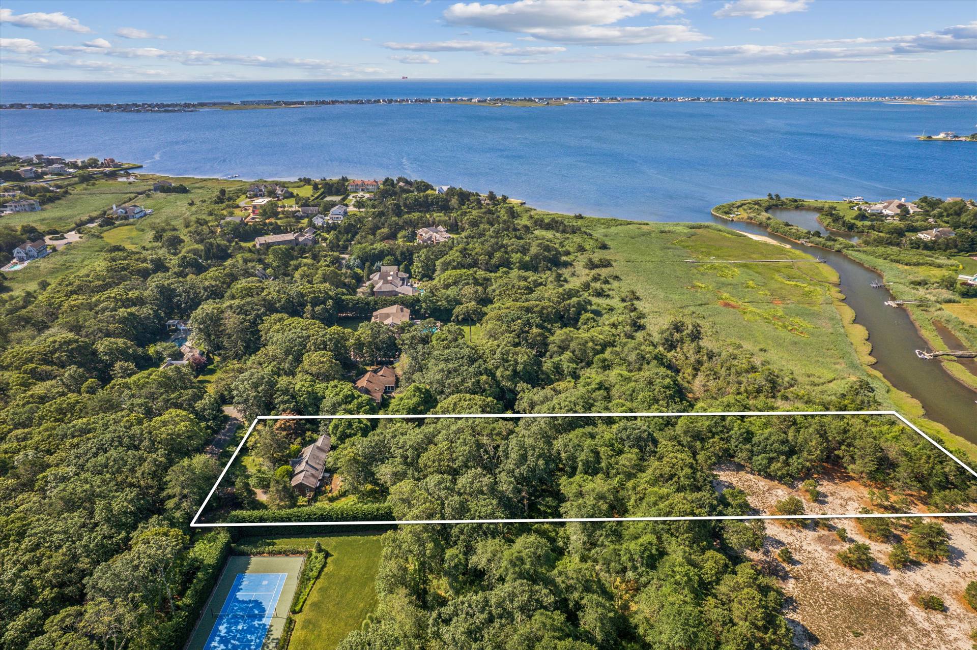 27 Jagger Lane Westhampton, NY 11977 - Photo 2 of 12 a view of a floor