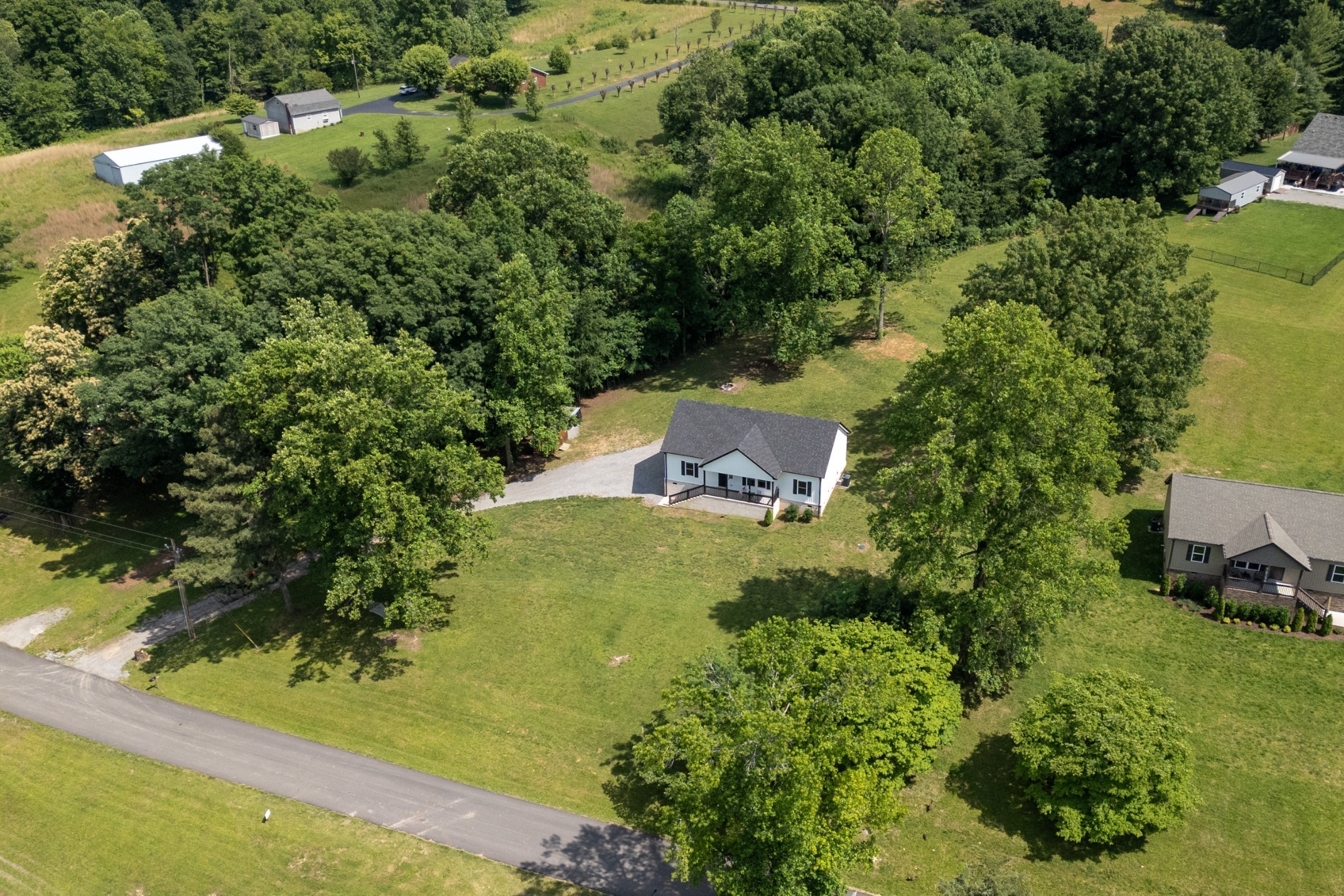 926 Lake Road Westmoreland, TN 37186 - Photo 16 of 63 Gallery Image 16