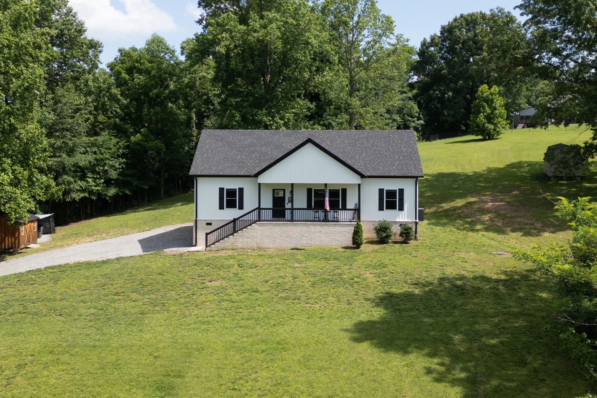 926 Lake Road Westmoreland, TN 37186 - Photo 5 of 63 Gallery Image 5
