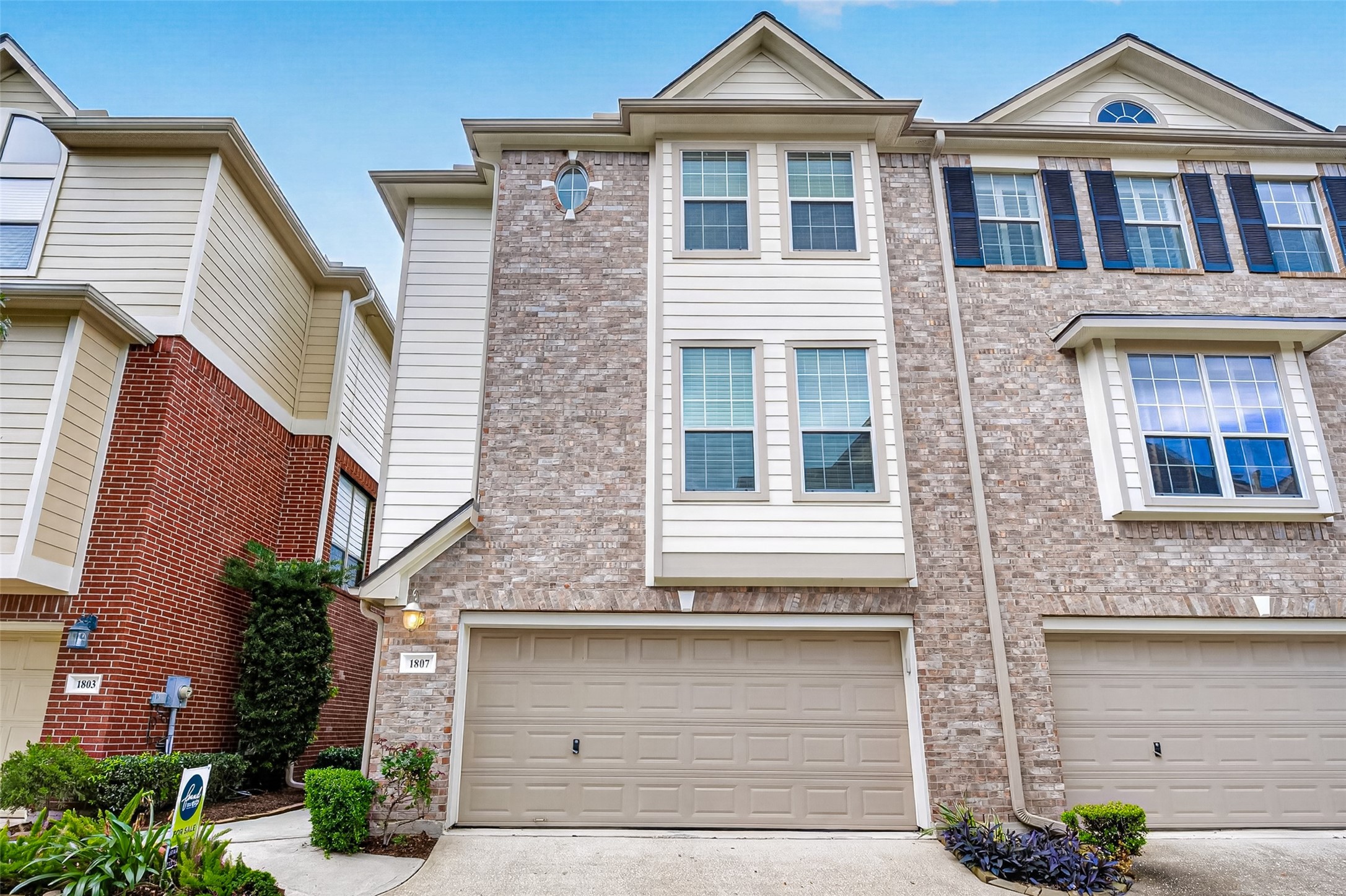 1807 Stacy Crest Houston, TX 77008 - Photo 1 of 35