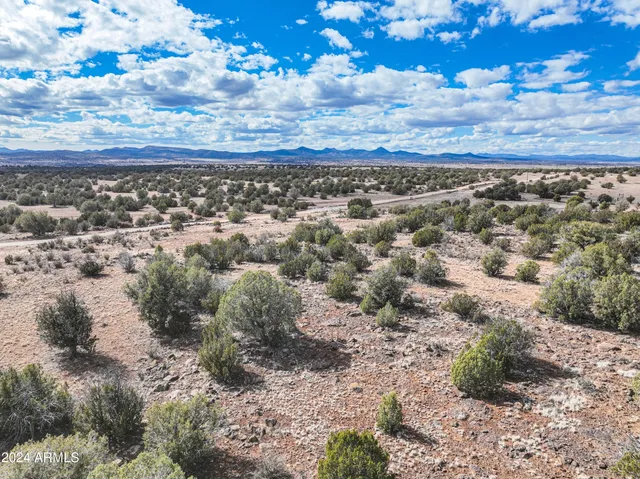 a view of a sky view of city
