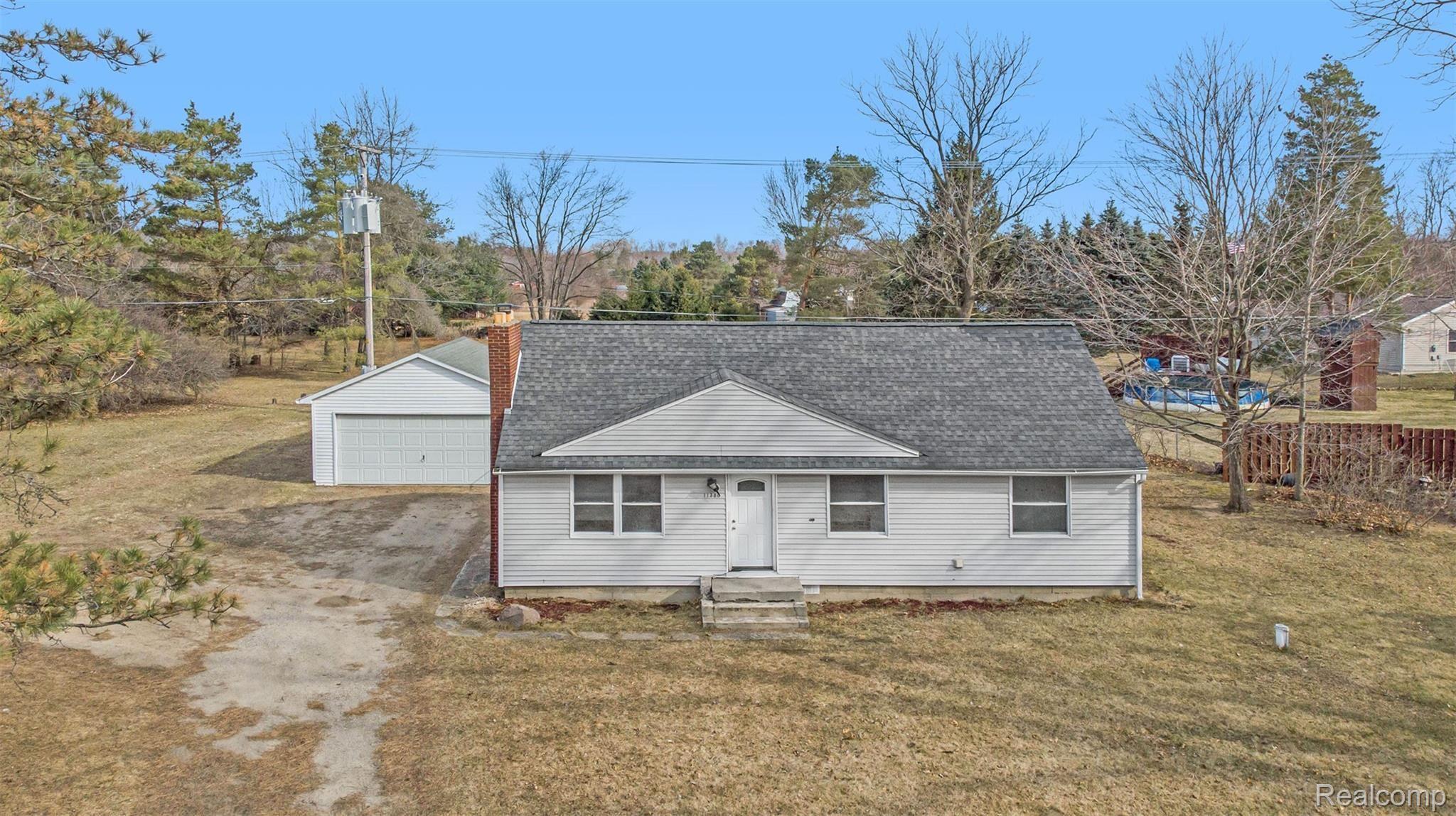 11380 Silver Lake Road Byron, MI 48418 - Photo 25 of 33 DJI_0618-1.jpg