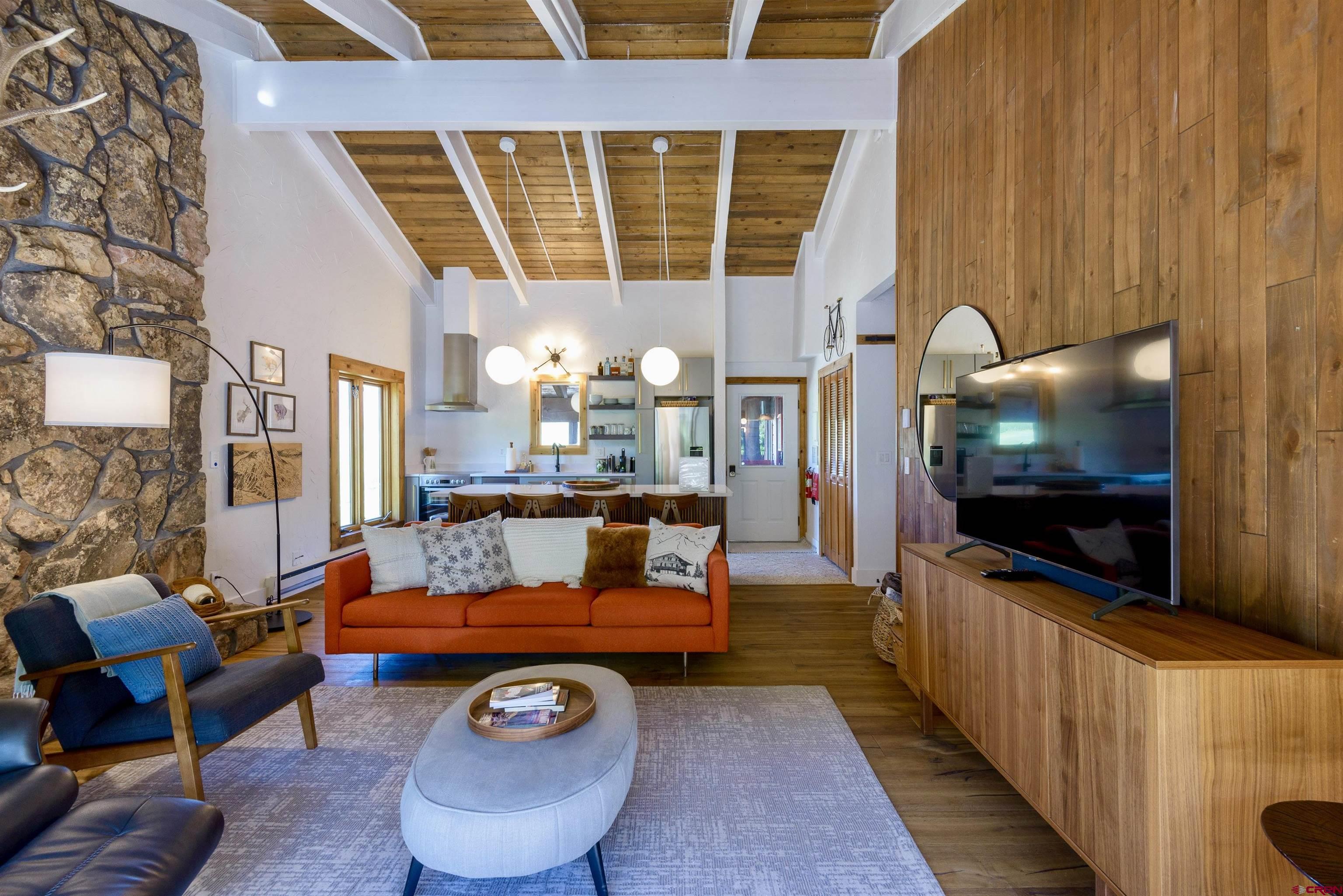 32 Hunter Hill Road, Unit B305 Crested Butte, CO 81225 - Photo 2 of 33 Gallery Image 2