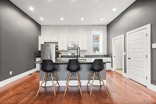 $292,500 | 4418 Connecticut Street, St. Louis, MO 63116