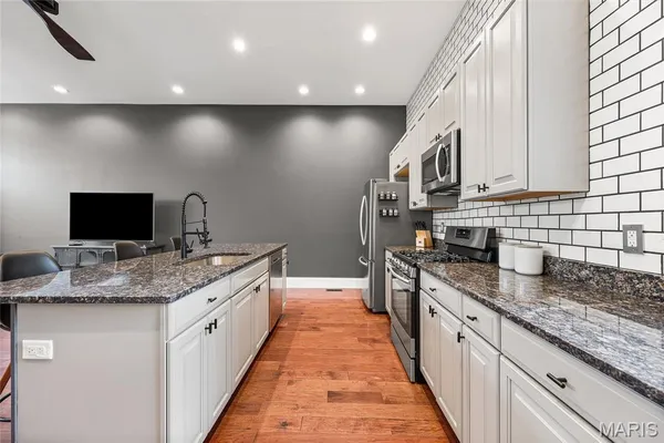 $292,500 | 4418 Connecticut Street, St. Louis, MO 63116