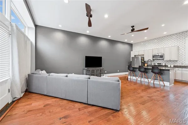 $292,500 | 4418 Connecticut Street, St. Louis, MO 63116