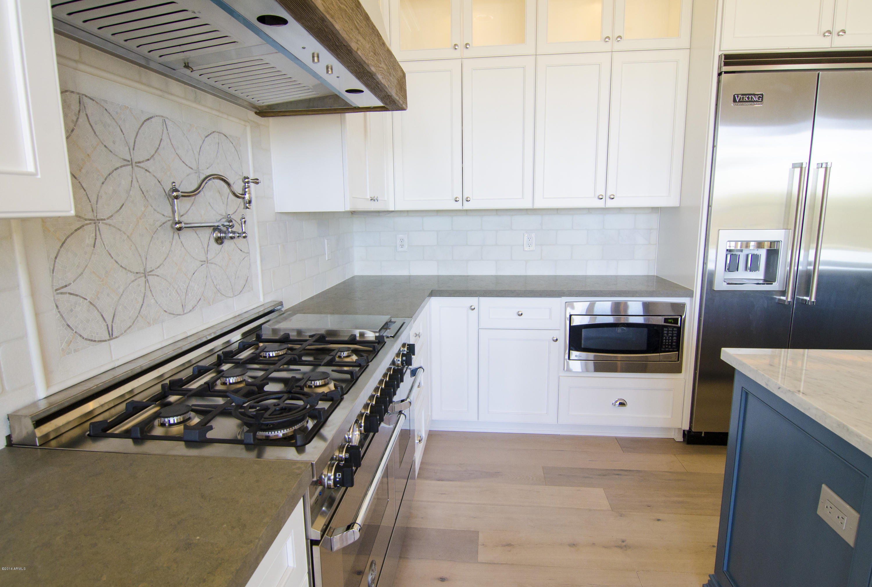 7929 East Chama Road Scottsdale, AZ 85255 - Photo 5 of 30 Double Ovens and Pot Filler