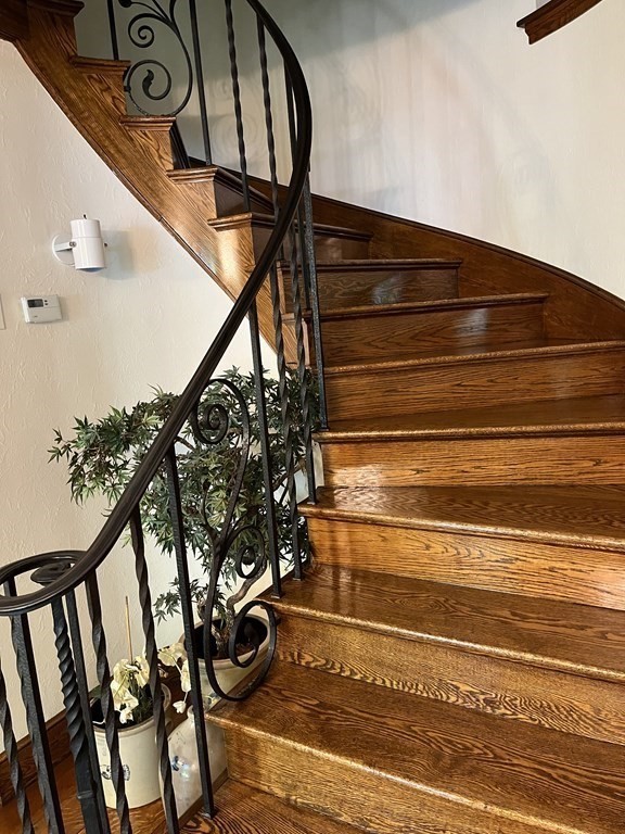 9 Aylesbury Road Worcester, MA 01609 - Photo 28 of 40 a view of entryway