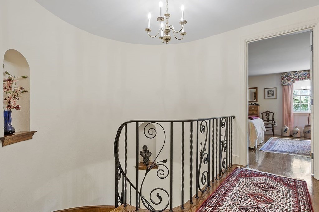 9 Aylesbury Road Worcester, MA 01609 - Photo 29 of 40 a view of entryway