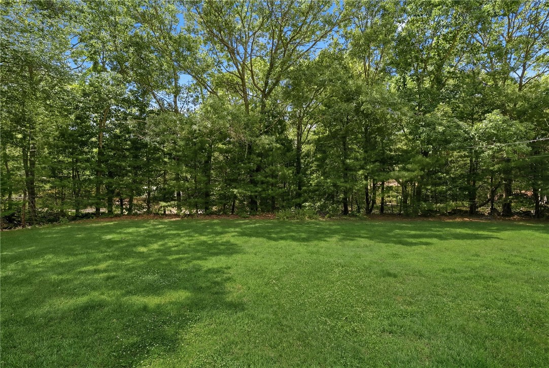 768 Weaver Hill Road Coventry, RI 02816 - Photo 5 of 37
