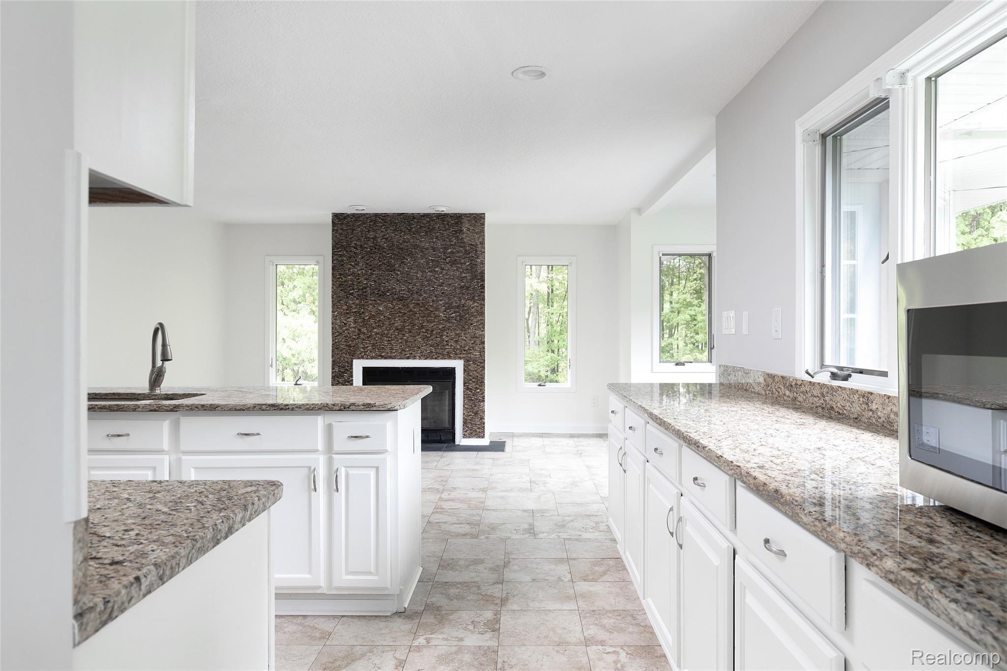 22135 Inkster Road Romulus, MI 48174 - Photo 9 of 40 9.jpg