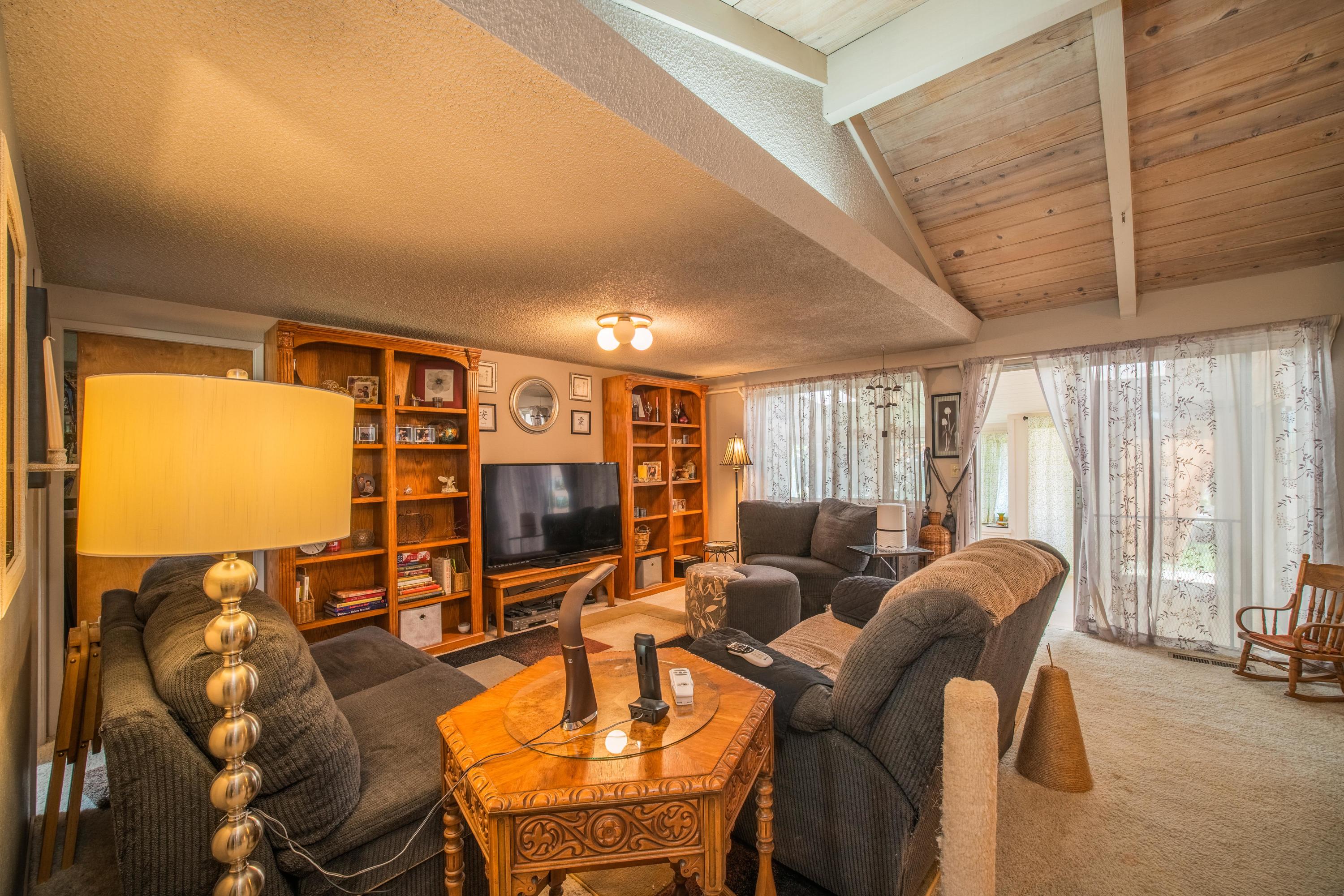 6796 Riata Drive Redding, CA 96002 - Photo 13 of 53 Untitled7-76