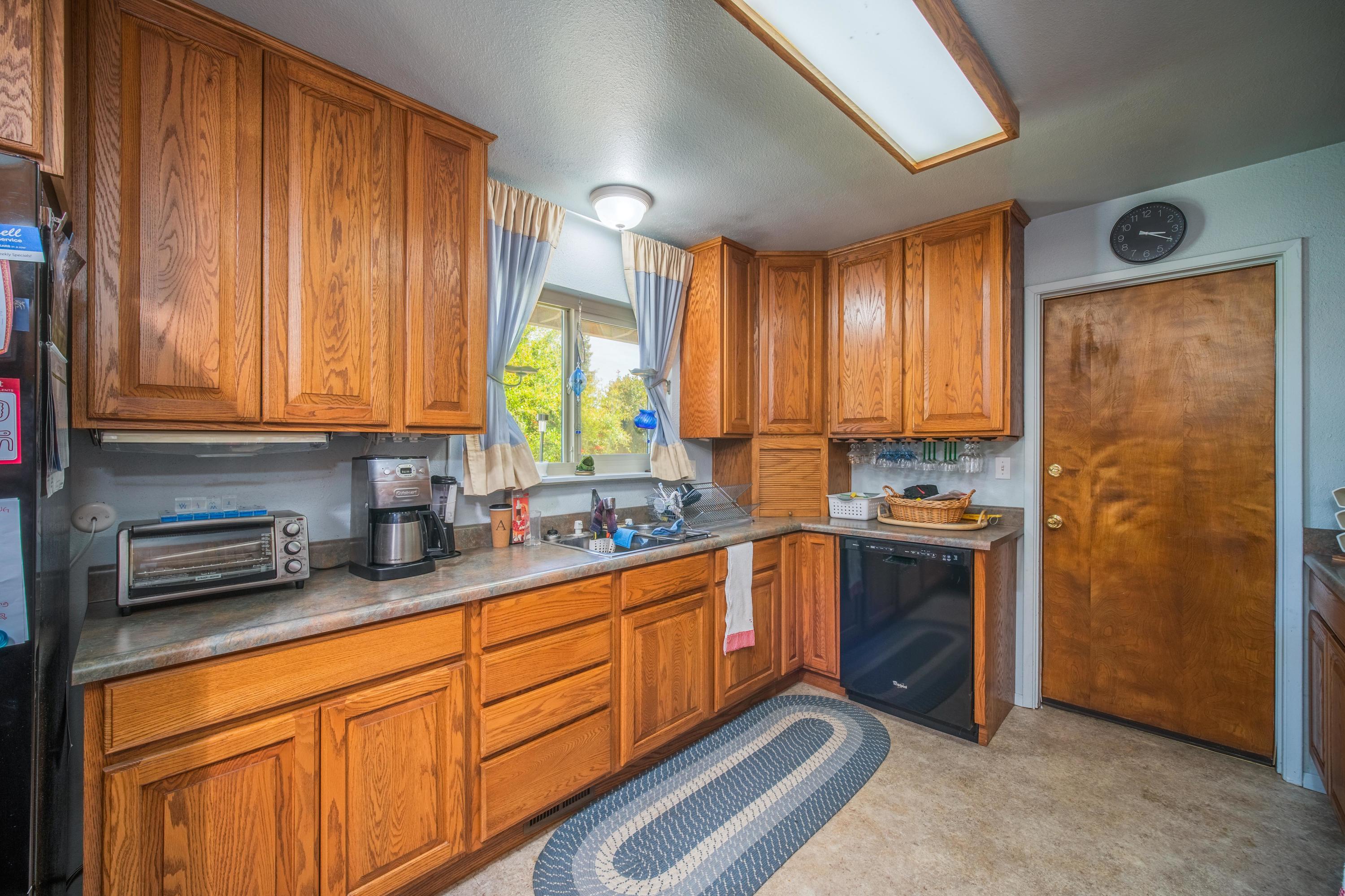 6796 Riata Drive Redding, CA 96002 - Photo 9 of 53 Untitled7-85
