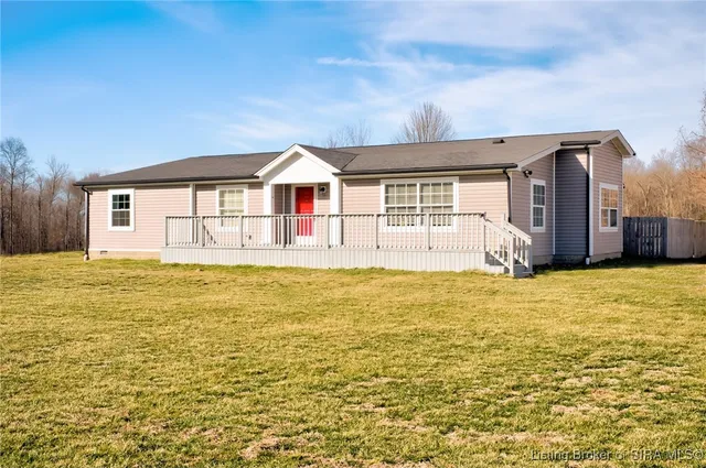 $275,000 | 7227 Tunnel Mill Road, Marysville, IN 47141