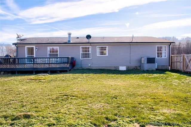 $275,000 | 7227 Tunnel Mill Road, Marysville, IN 47141