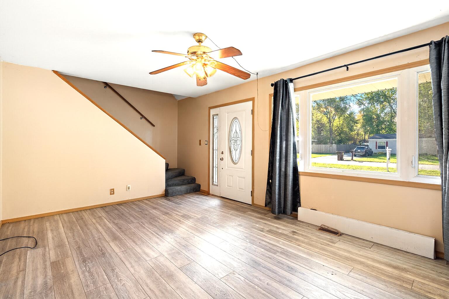 2790 Cottonwood Court Demotte, IN 46310 - Photo 3 of 15 1536x1024