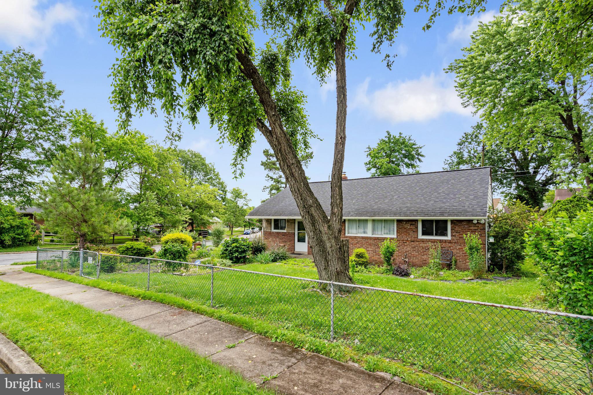 2000 Longview Court Baltimore, MD 21237 - Photo 3 of 33