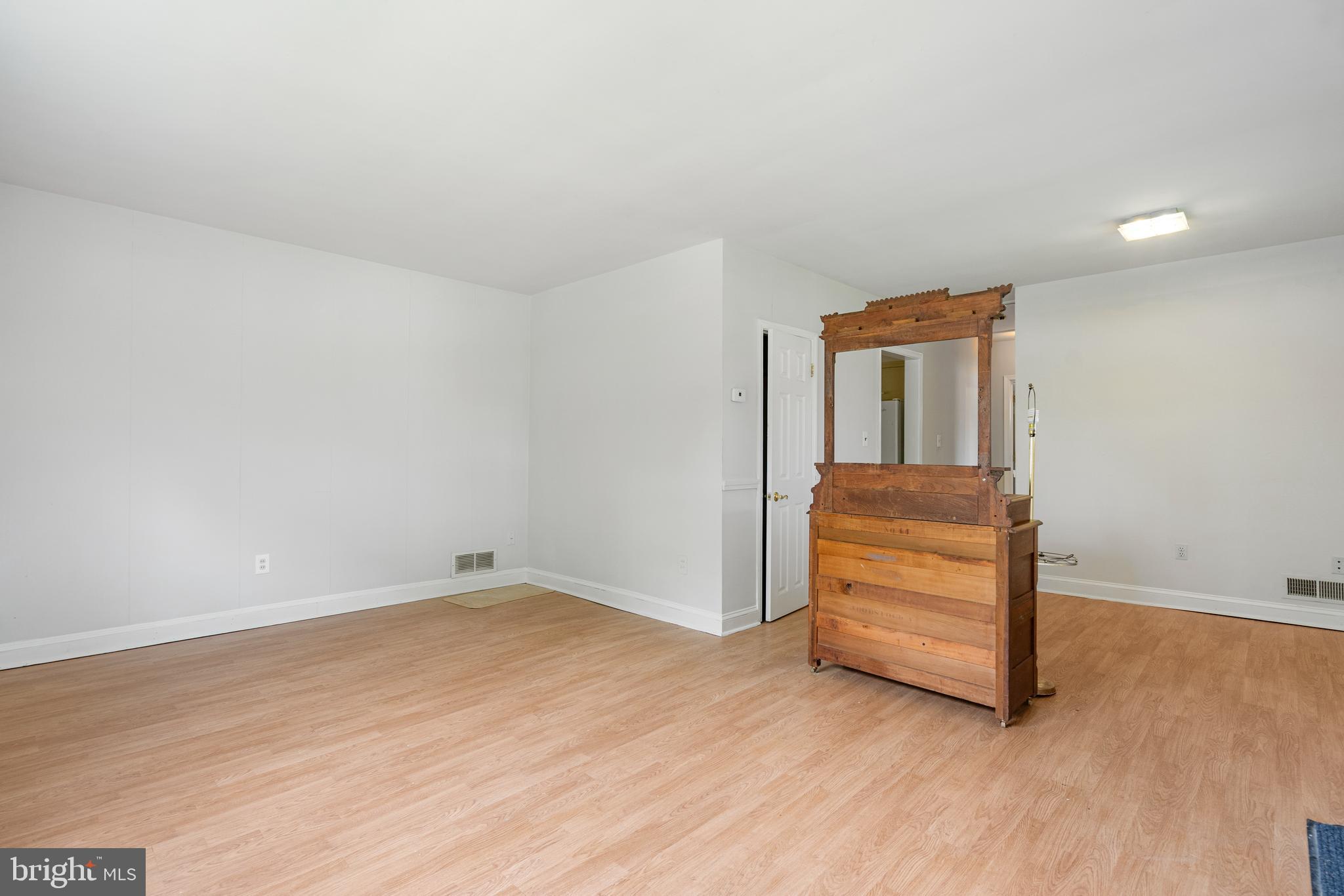 2000 Longview Court Baltimore, MD 21237 - Photo 5 of 33