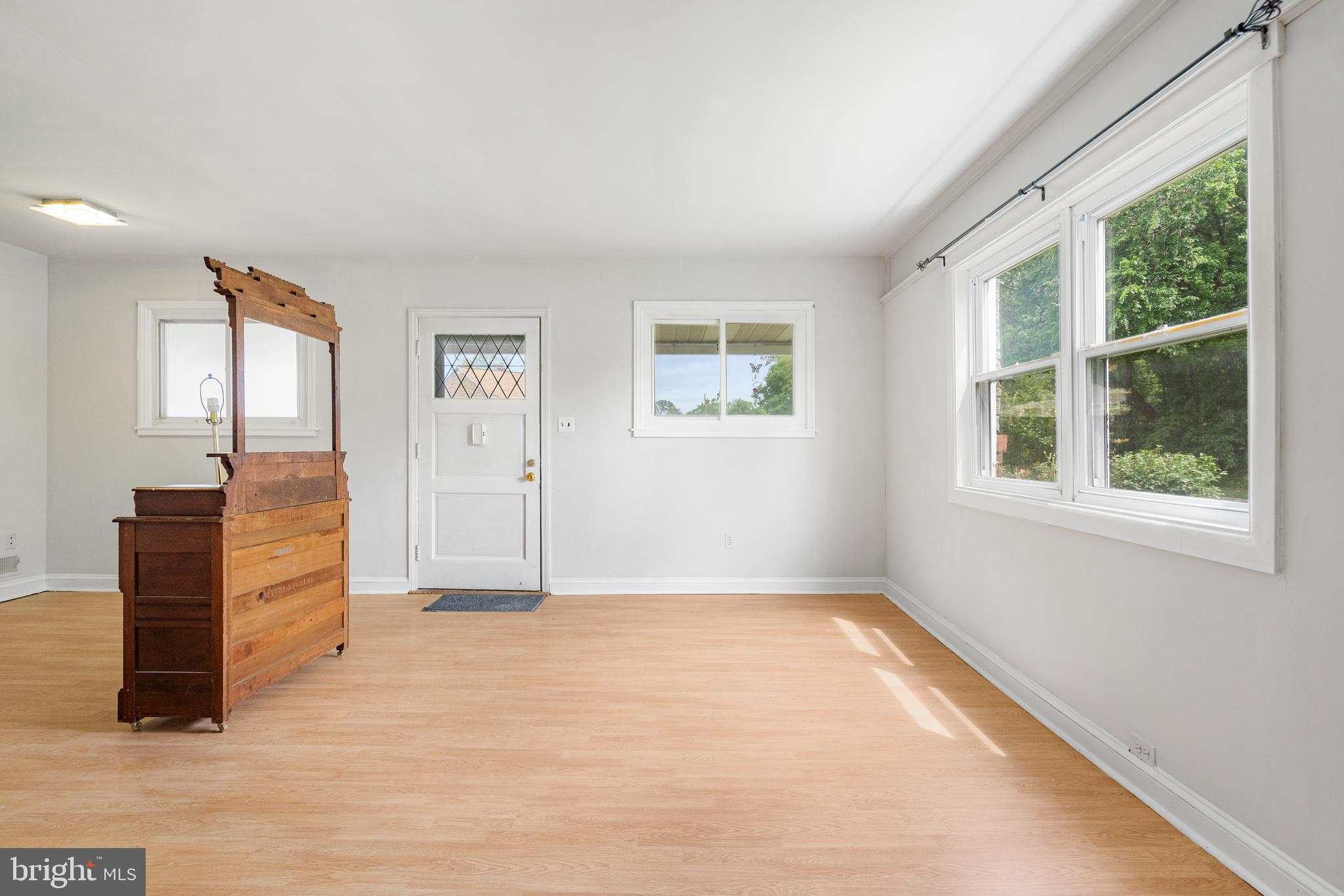 2000 Longview Court Baltimore, MD 21237 - Photo 7 of 33