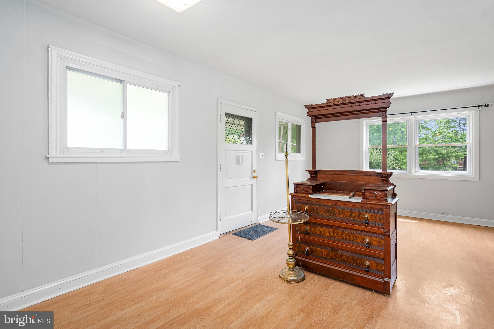 2000 Longview Court Baltimore, MD 21237 - Photo 8 of 33