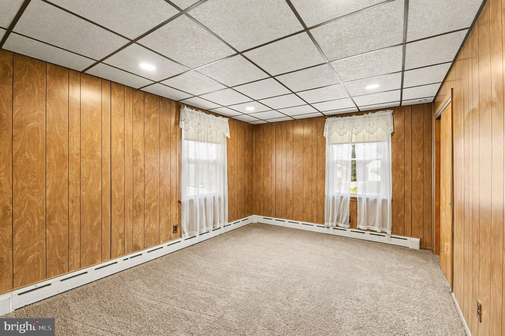 4125 Cliffvale Road Nottingham, MD 21236 - Photo 23 of 24 Cozy room with warm wood accents.