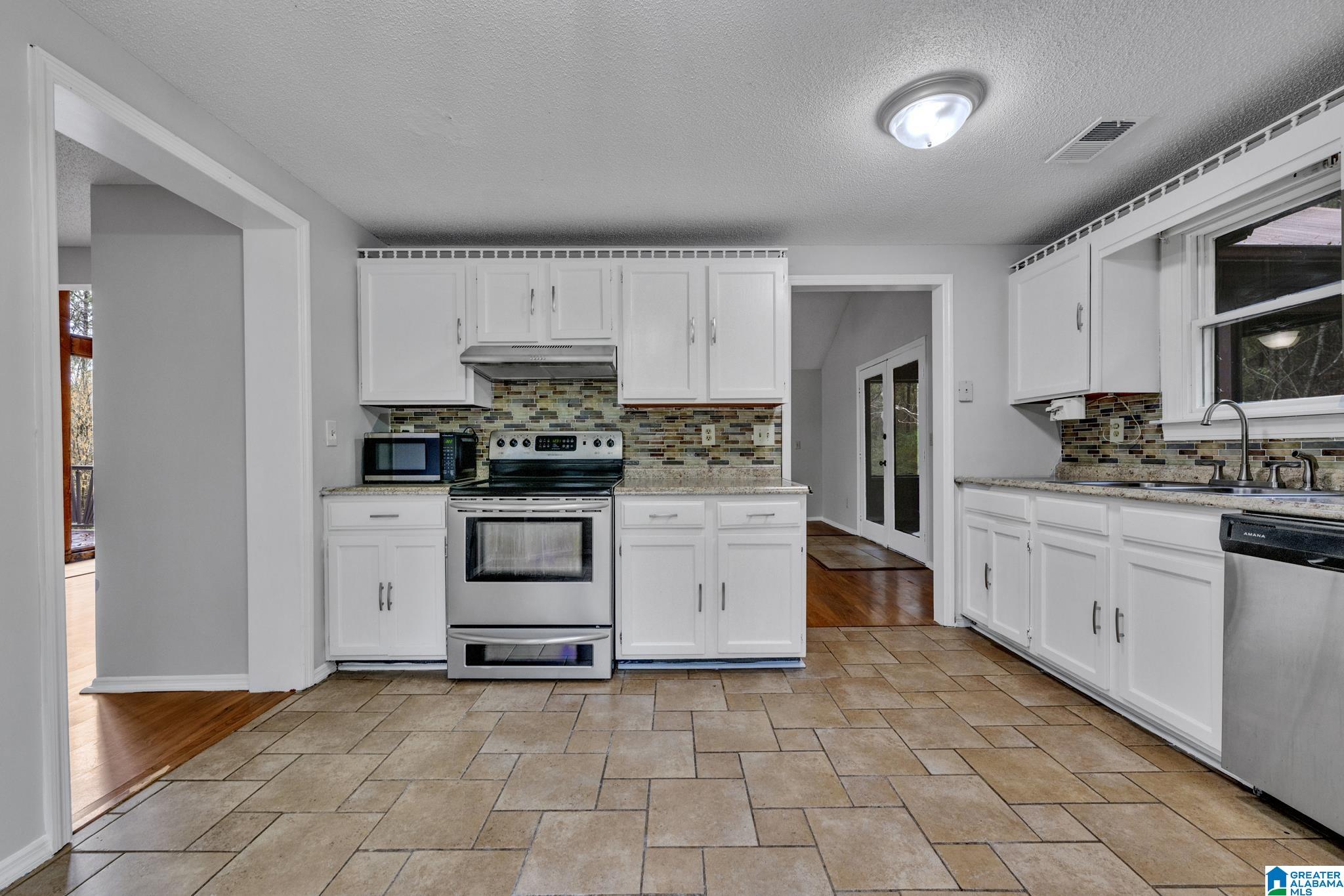 7870 Bradford Road Pinson, AL 35126 - Photo 8 of 19