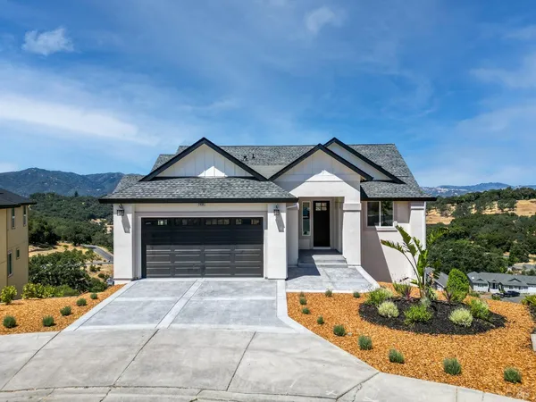 $885,000 | 2408 Celestin Court, Ukiah, CA 95482