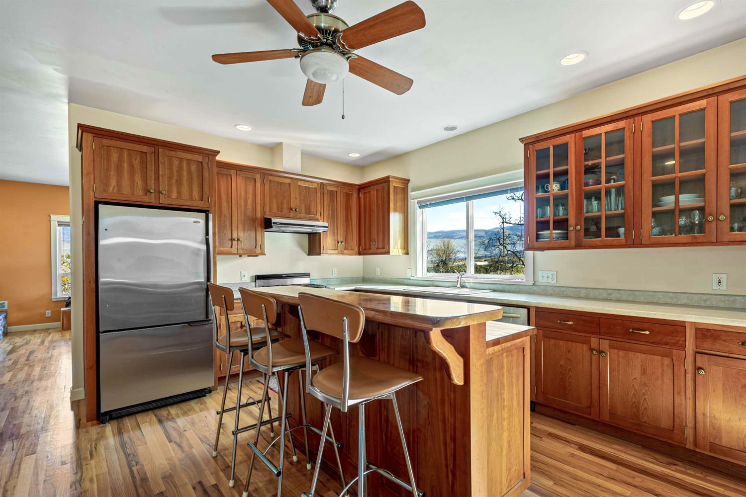 972 Spring Way Ashland, OR 97520 - Photo 7 of 35 Additional Photo