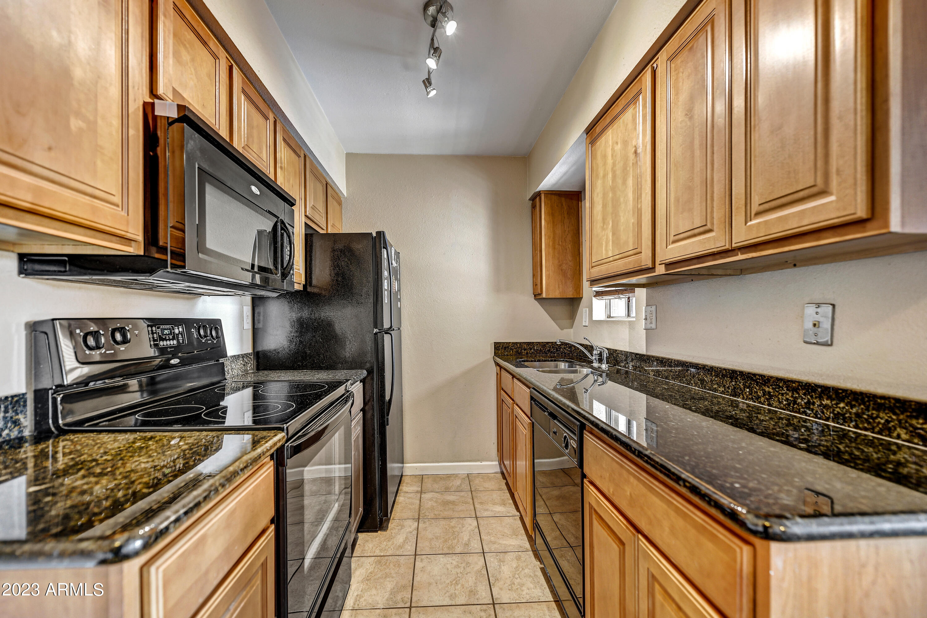5877 North Granite Reef Road, Unit 2226 Scottsdale, AZ 85250 - Photo 2 of 15 Kitchen Details