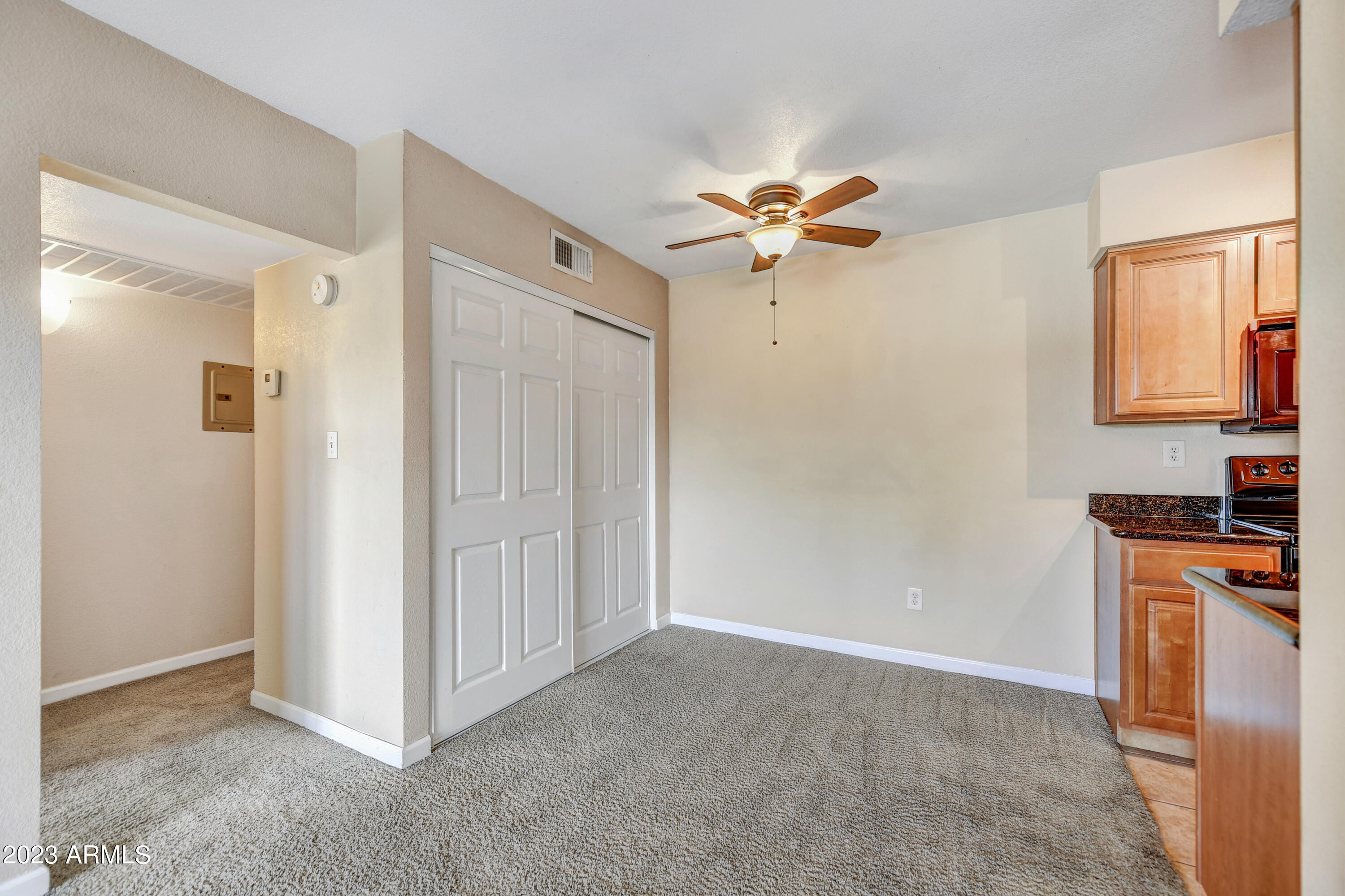 5877 North Granite Reef Road, Unit 2226 Scottsdale, AZ 85250 - Photo 3 of 15 Dining